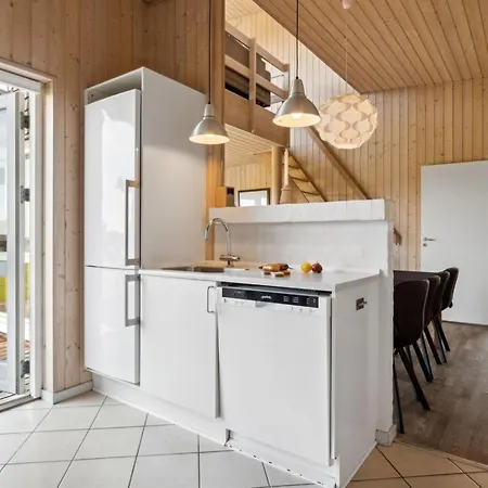 Holiday home Gudbrand - 500m From The Sea By Interhome *
